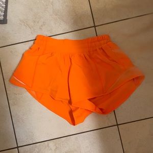 LULULEMON HOTTY HOT SHORT 2.5 INCH